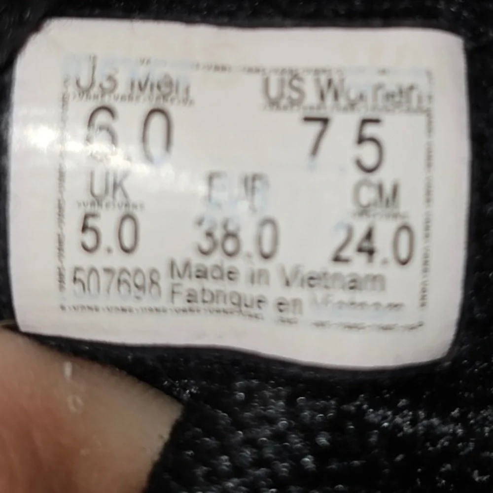 Vans Old‎ Skool Low Top Black Sneakers Unisex Shoes Men's 6 / Women's 7.5 - Picture 2 of 7